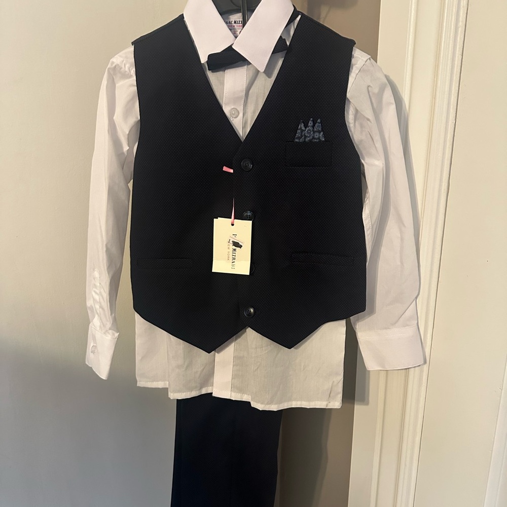 NEW Isaac Mizrahi Elegant White Blazer and navy blue size 6